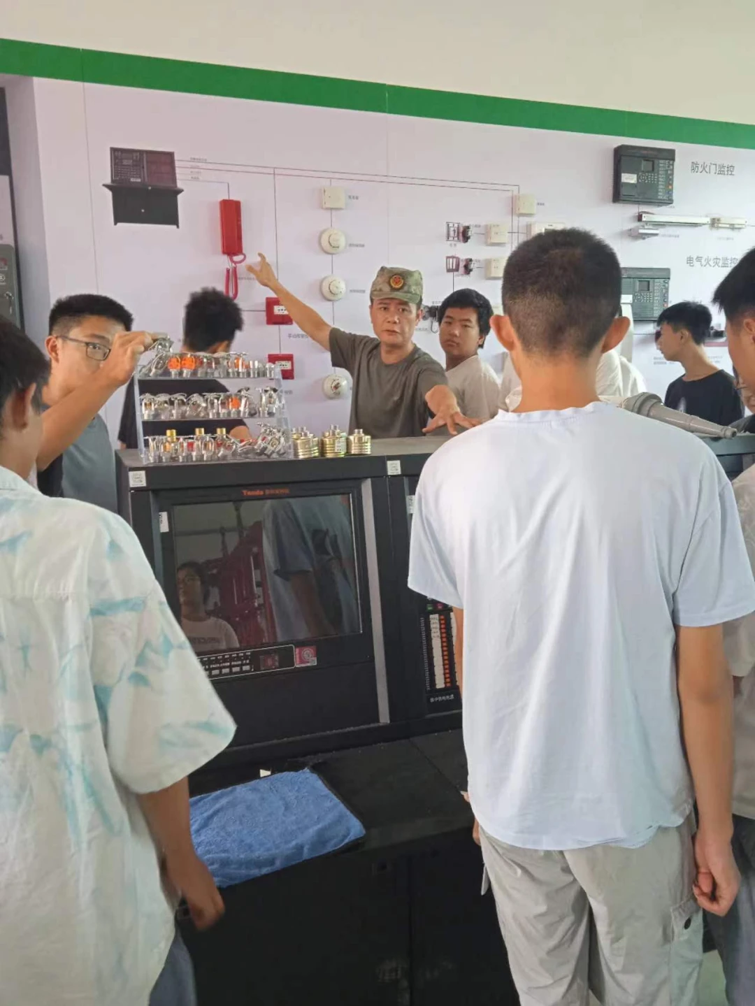 如何通过比赛提升篮球技能_2
